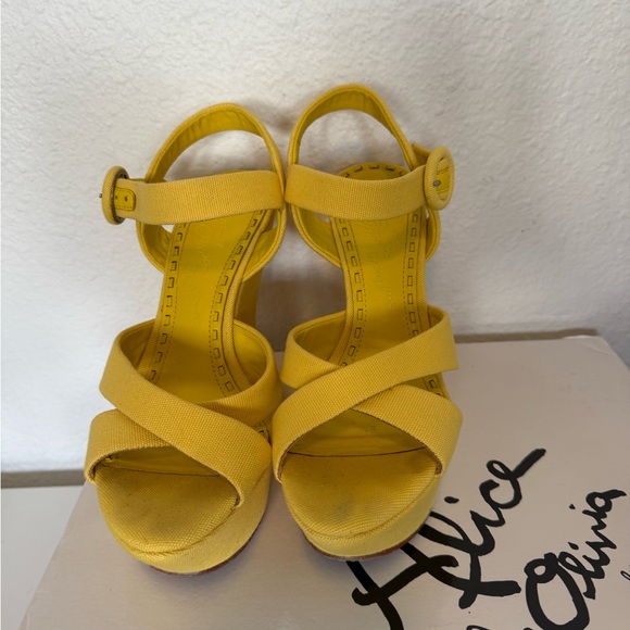 Alice and Olivia Wedge Sandal, Sz 38/7.5 - Picture 4 of 9